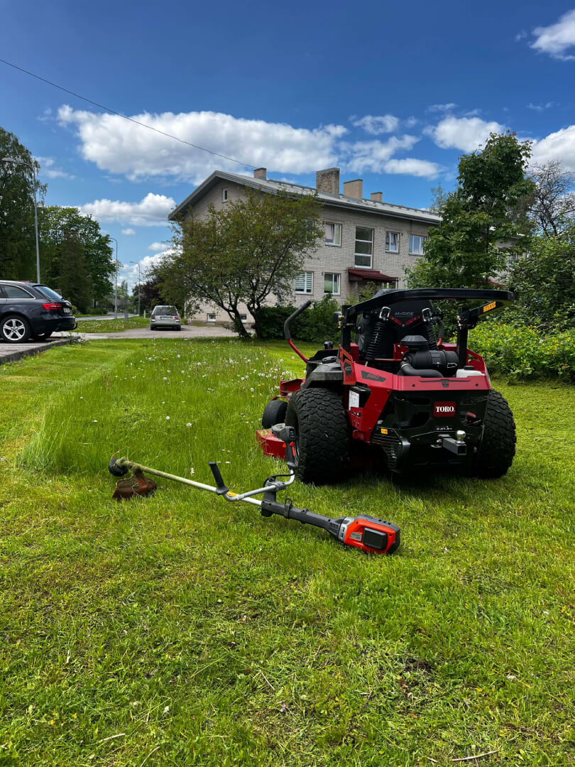 Muruniitmise seadmed tööks valmis.