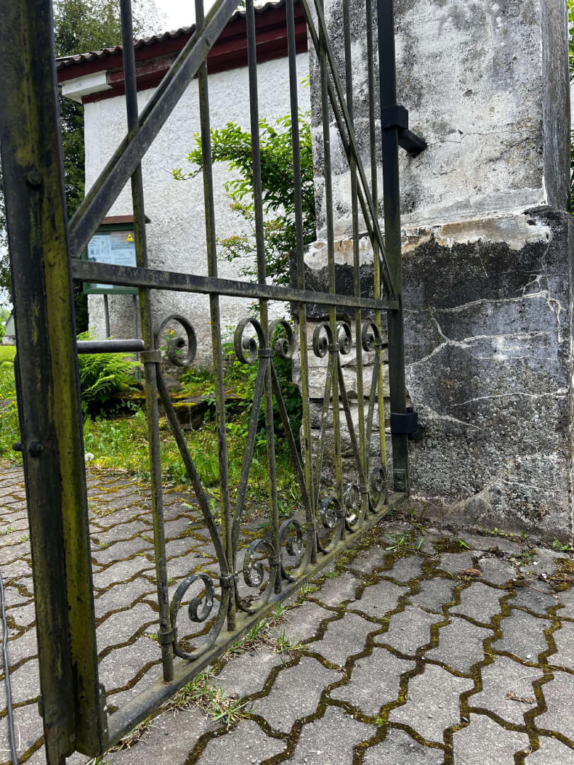 Värava puhastus enne tööd – lähivaade.